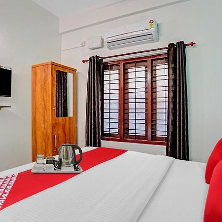 OYO 91234 Bevis Hotel Kazhakuttam Buitenkant foto