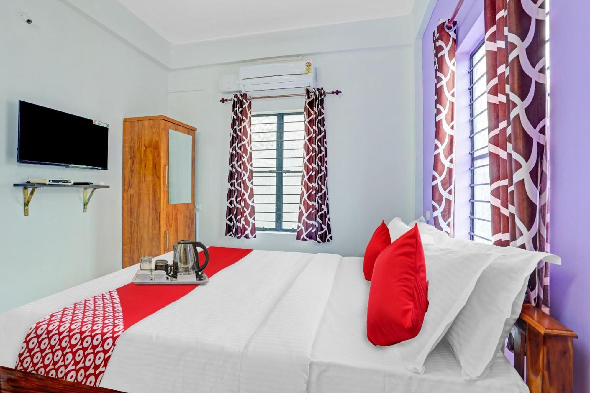 OYO 91234 Bevis Hotel Kazhakuttam Buitenkant foto