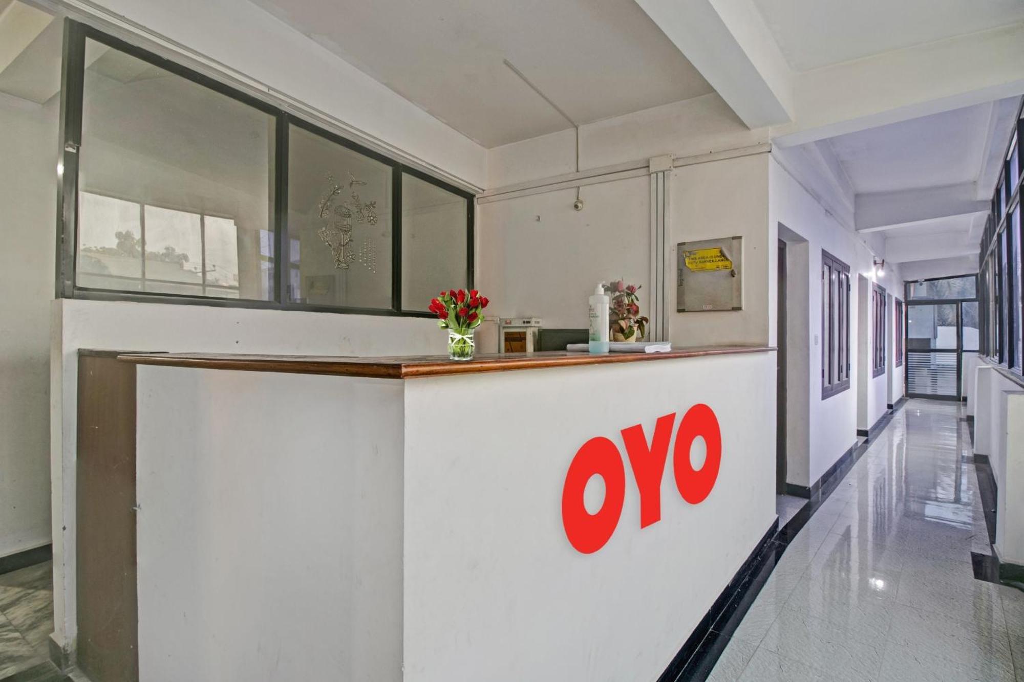 OYO 91234 Bevis Hotel Kazhakuttam Buitenkant foto